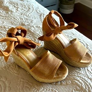 High heel sandals